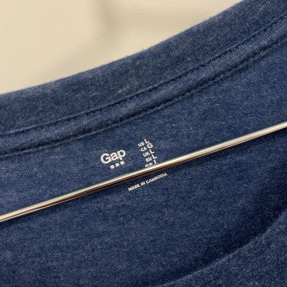 GAP Women's Blue Tee with New York Print - Picture 3 of 3